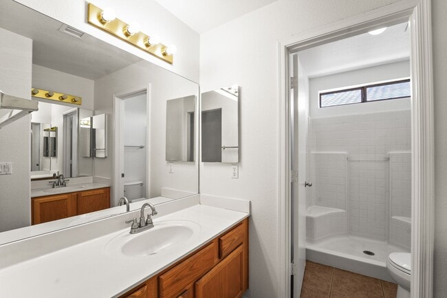 Building Photo - Chic Peoria Rental – Updated Appliances & ...