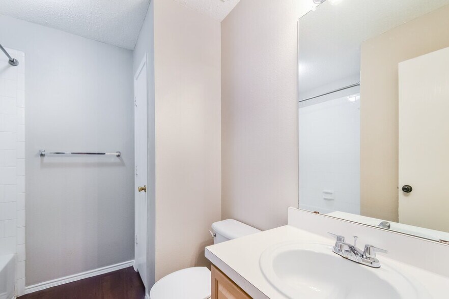 Building Photo - 3309 Teasbend Ct