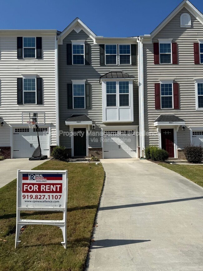 Building Photo - 6625 Pathfinder Wy