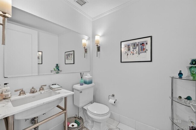 Building Photo - 10 City Pl