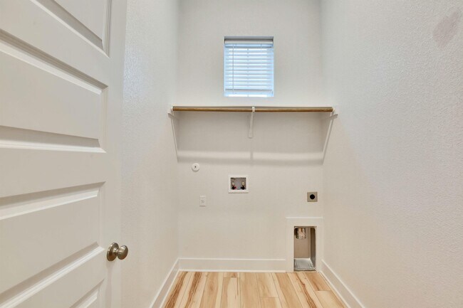 Building Photo - 48 Rancho Trail