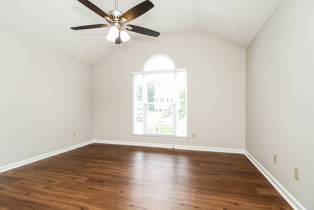 Building Photo - 411 Randall Ln