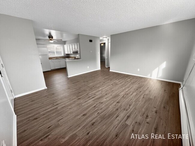 Building Photo - 2116 Friendship Pl