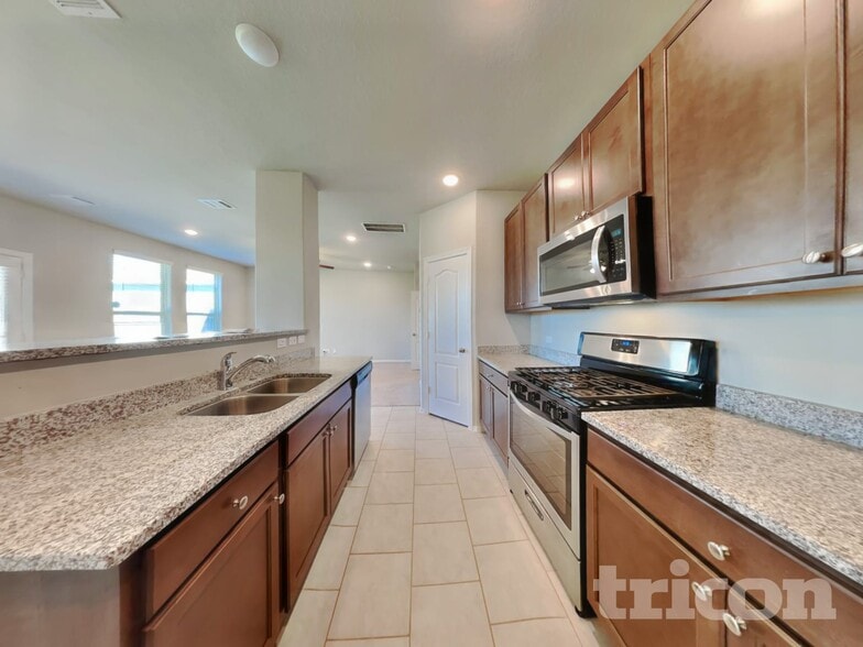 Building Photo - 40807 Mostyn Hill Dr