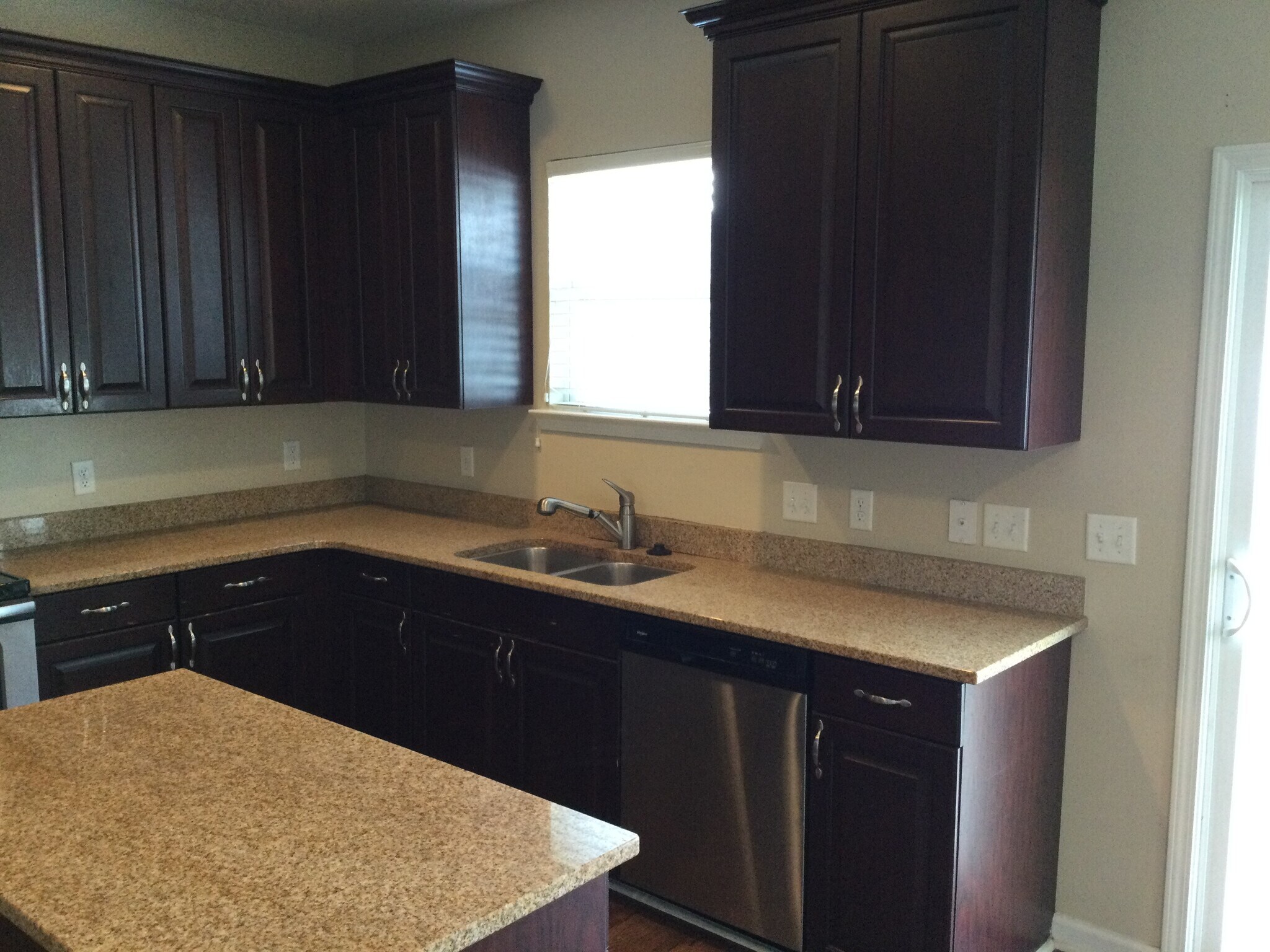 Building Photo - 173 Magnolia Dr