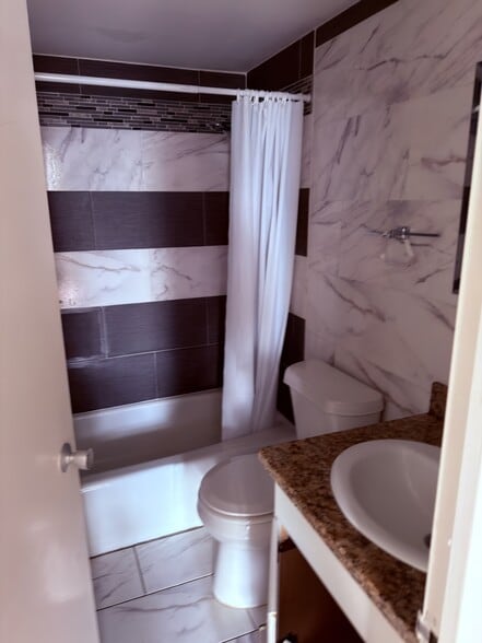 Building Photo - 7510 Hornwood Dr