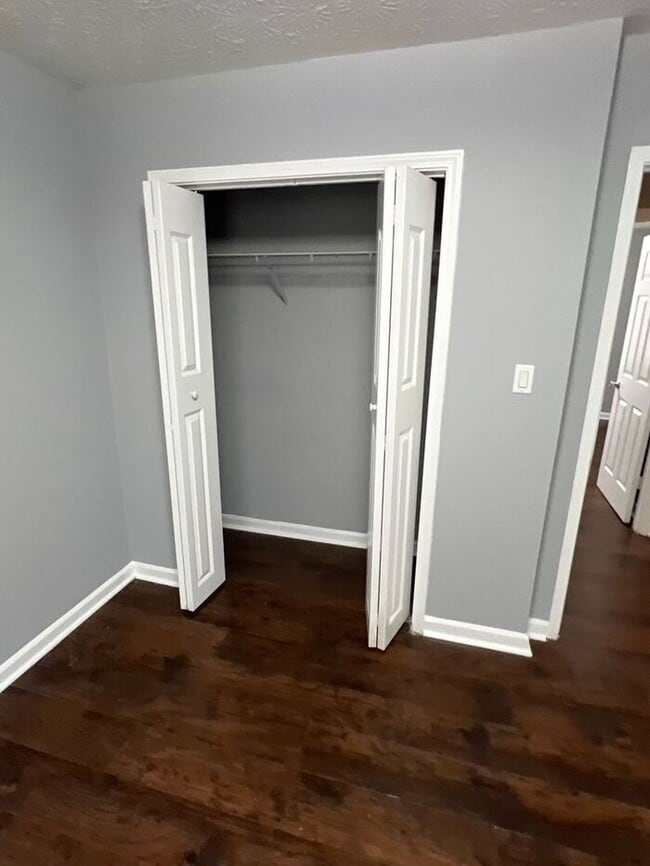 Building Photo - Great 2 bedroom 1 bath ranch duplex Ready Now!!!