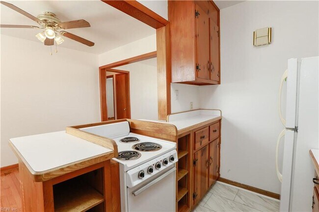 Building Photo - Hampton Duplex 2bed 1 bath