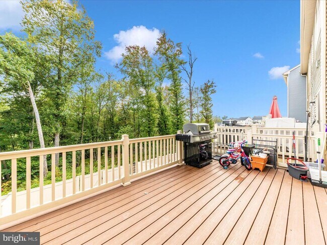 Building Photo - 7129 Bodkin Wy