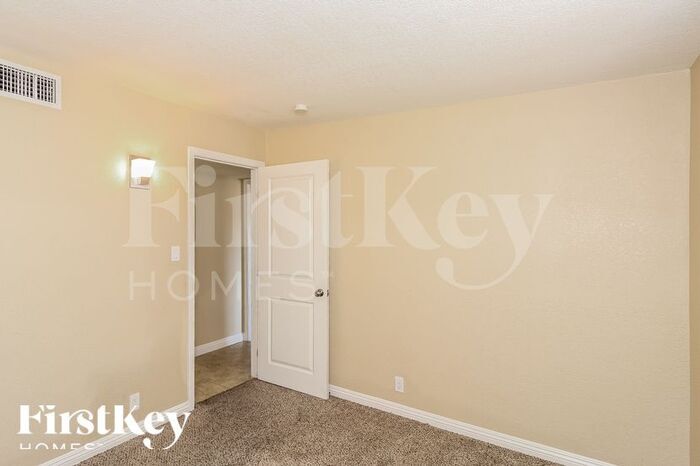 Building Photo - 5119 Margo Dr