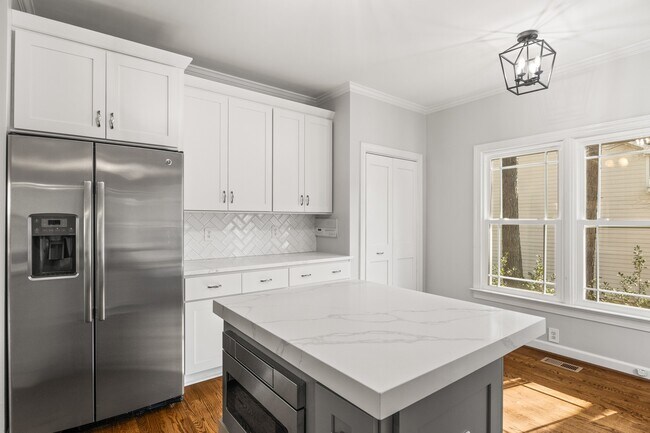 Building Photo - 309 Caraway Ln