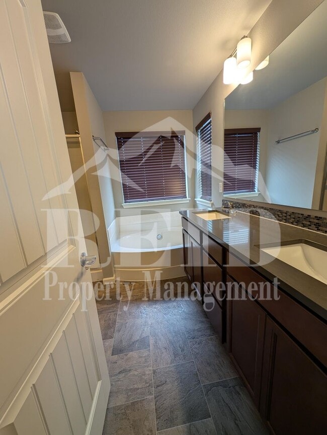 Building Photo - 3887 Portside Dr