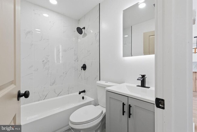 Building Photo - 68 Daffodil Ln