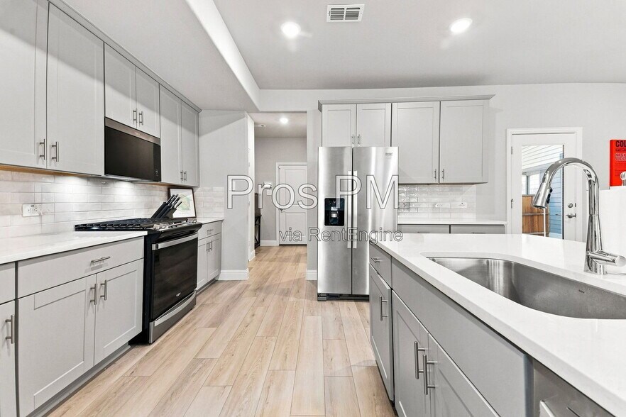 Building Photo - 2625 Amistad Ln