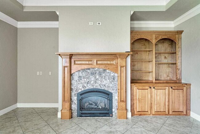 Building Photo - Amazing Home in Desirable Location