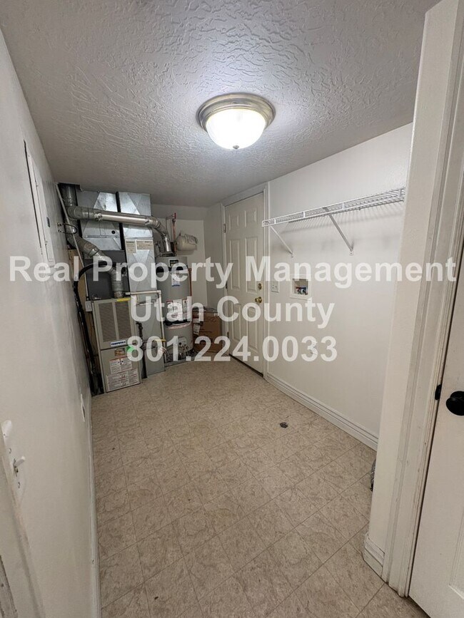 Building Photo - 1354 Dunmore Dr
