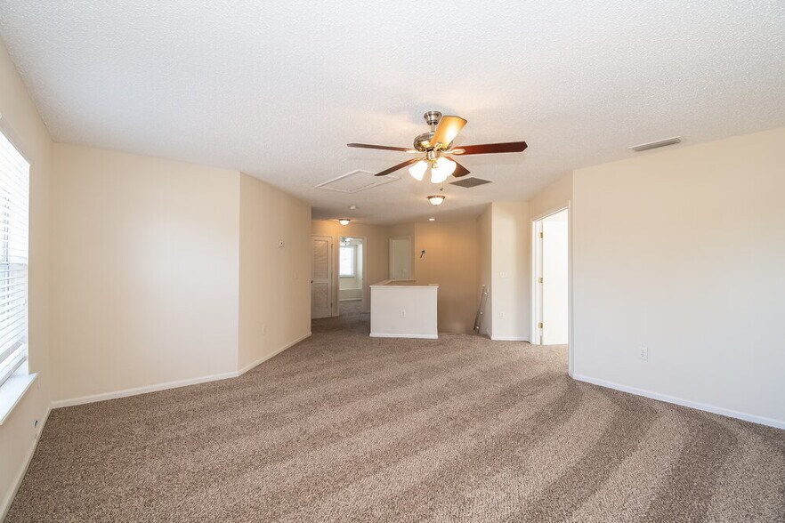 Building Photo - 11558 Brian Lakes Dr N