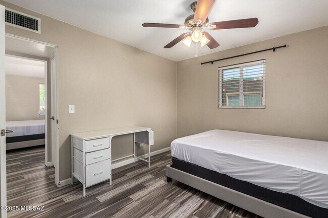 Building Photo - Charming 3bed/2 bath home located in the heart of Tucson, just minutes from the University of Ari...