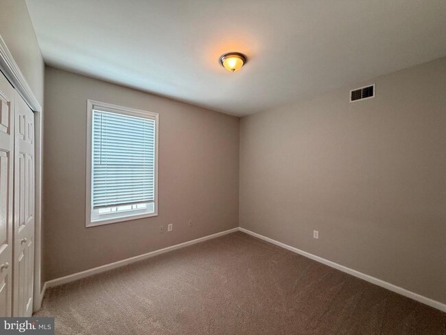 Building Photo - 134 Bridge St