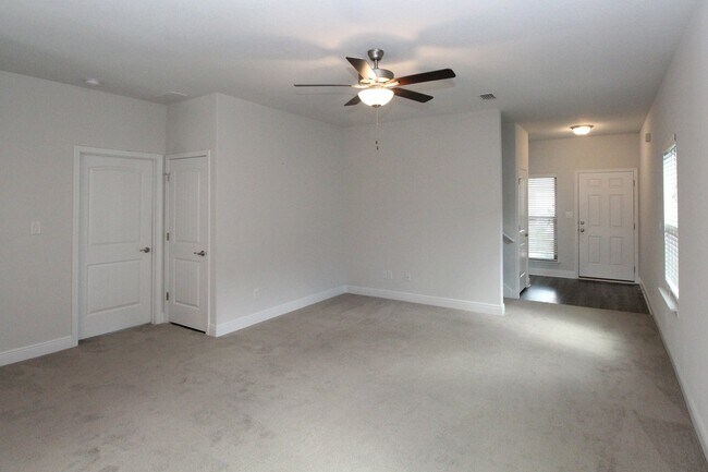 Building Photo - 4BR/2.5BA Home Near NAS Pensacola with First-Floor Primary, Stainless Kitchen & Covered Patio