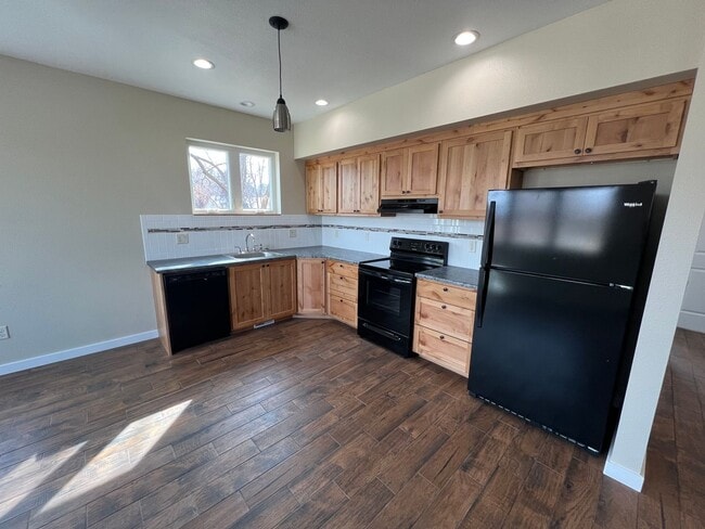 Building Photo - Newly Built 3 Bedroom 2 Bath