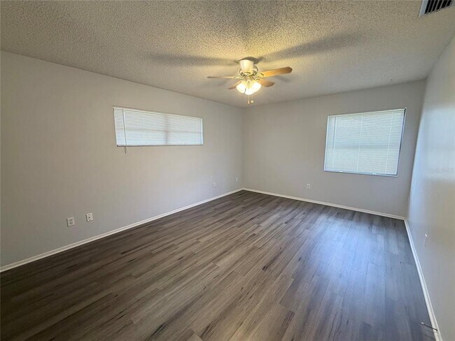Building Photo - 298 Quail Ct