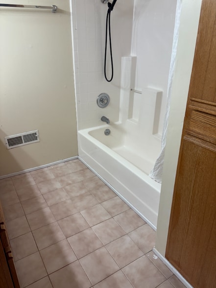 Building Photo - 25138 Valle Dr