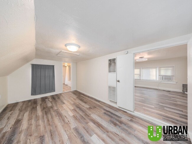 Building Photo - 370 E 8th Ave