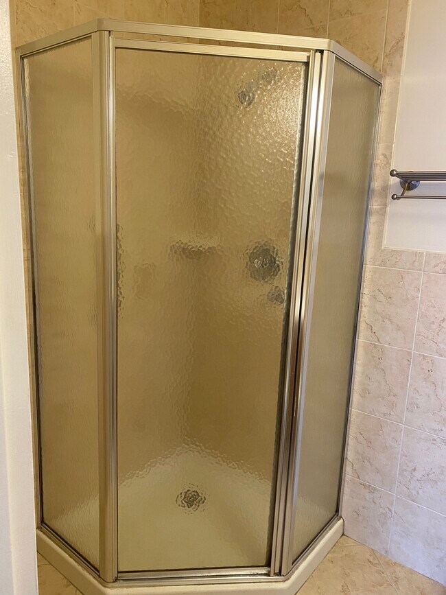 Master bath - 57 Birchwood Rd