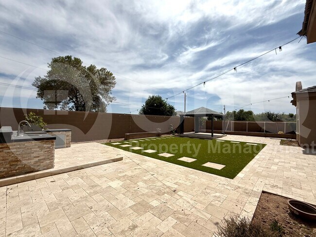 Building Photo - 1781 E Aster Pl