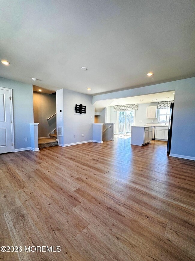 Building Photo - 207 Cyprus Ct