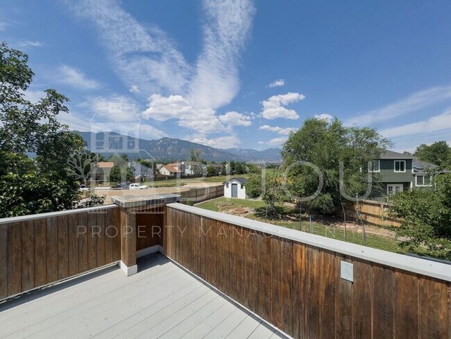 Building Photo - 4030 Meadowdale Pl