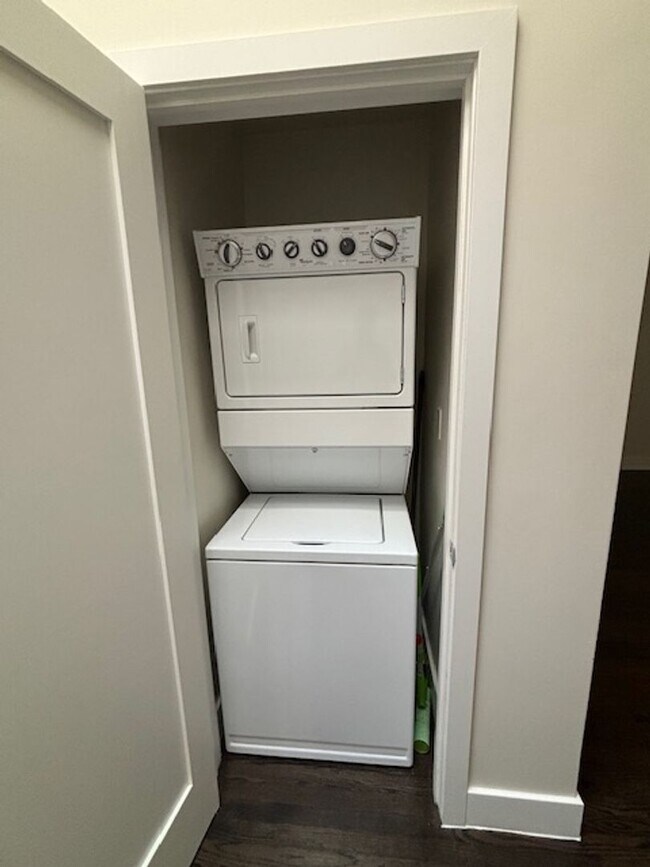 Building Photo - Charming 1bd/1ba Condo – Denver Dry Goods ...