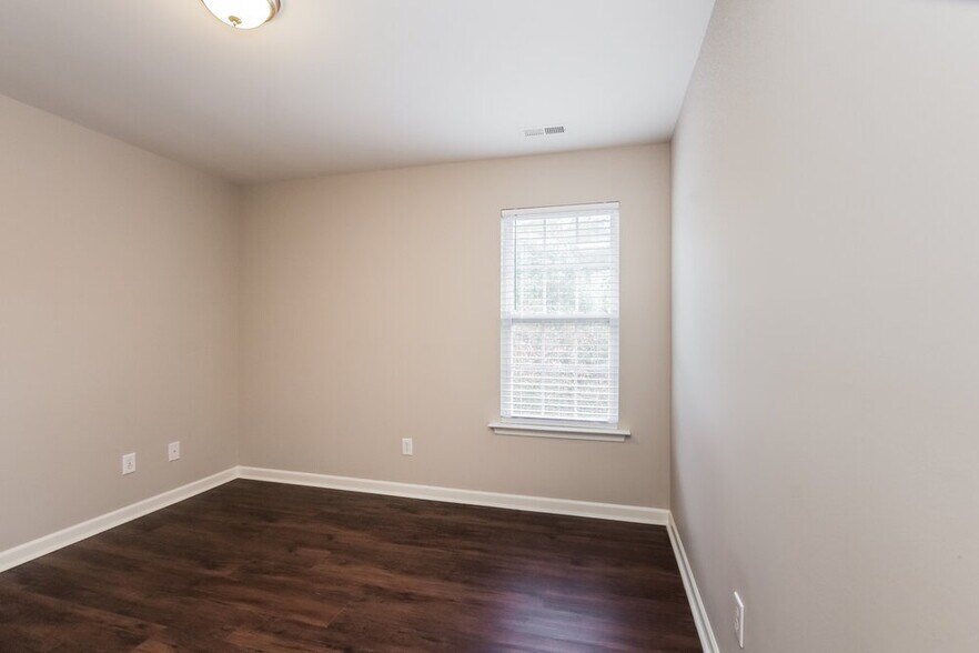 Building Photo - 3435 Fairfax Woods Dr