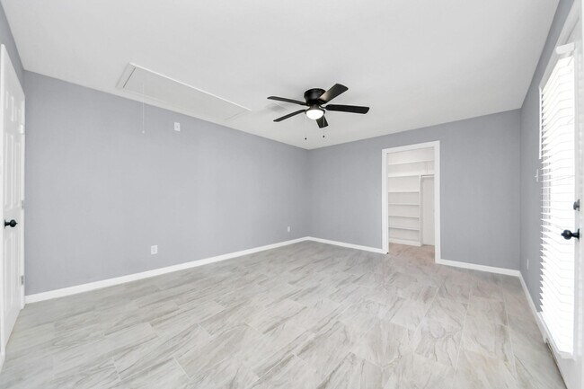 Building Photo - 5103 Karu Dr