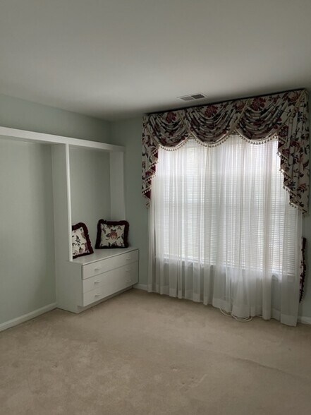 Building Photo - 3505 Cherryvale Dr