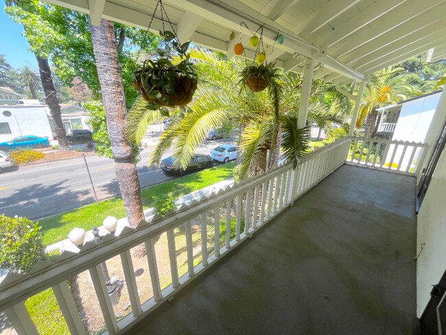 Building Photo - 1056 Euclid Ave