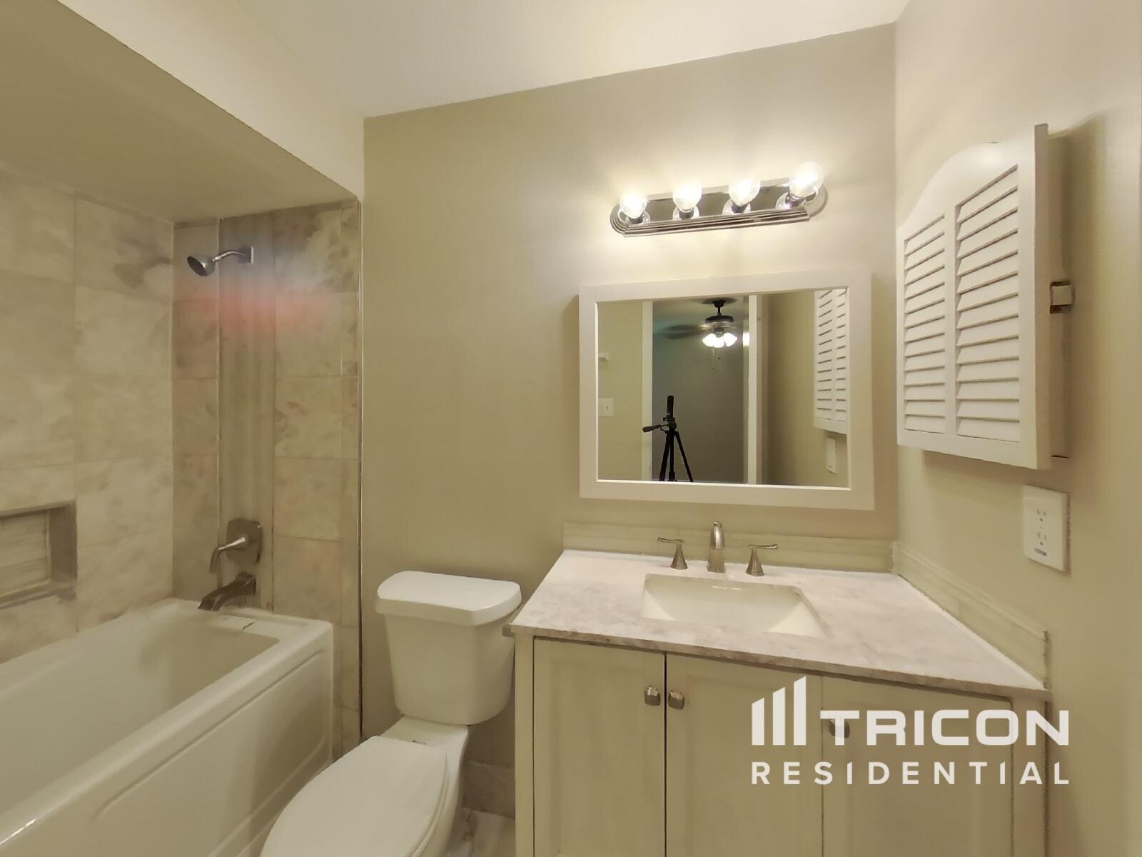 Building Photo - 1108 Robin Dr