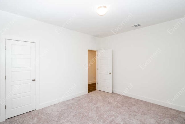 Building Photo - 2312 Ringstaff Rd