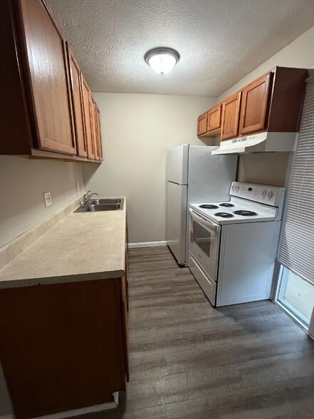 Building Photo - 516 Massillon Rd