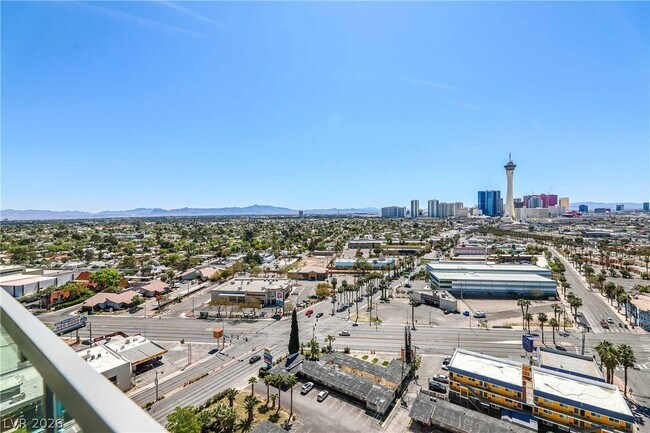 Building Photo - 900 S Las Vegas Blvd