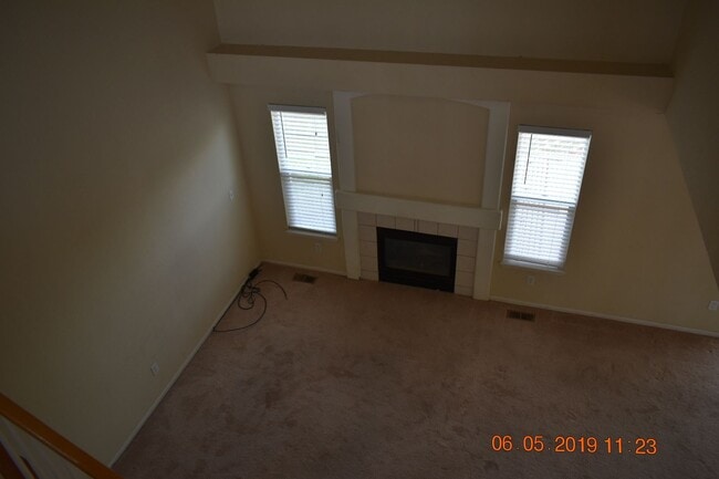 Building Photo - Large Parker Home 3 bed, 3 bath Nearly 2K ...