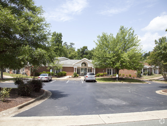 Building Photo - Westhampton Apartments