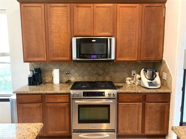Building Photo - 14 Pleasant Point Pl