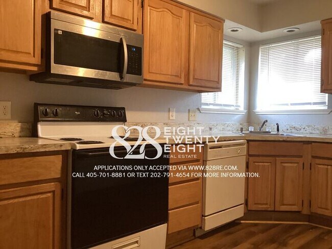 Building Photo - *AVAILABLE NOW* SPACIOUS 3 BED/1.5 BATH SINGLE FAMILY HOME IN MWC!