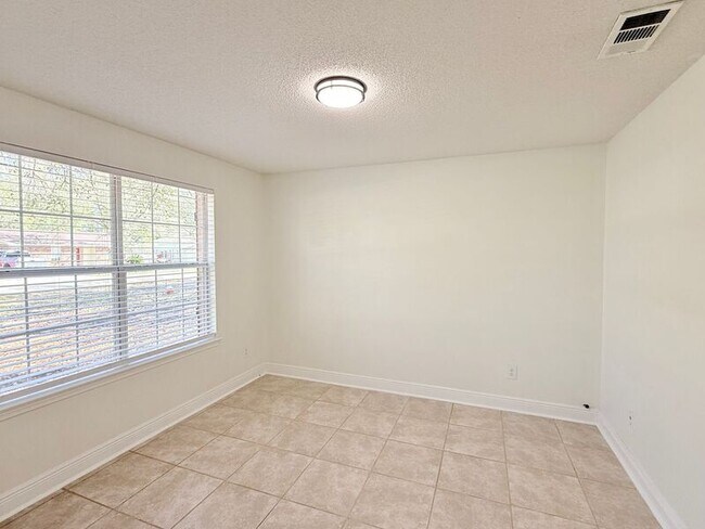 Building Photo - 4219 Crosswind Dr