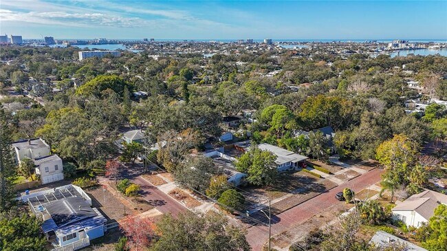 Building Photo - 424 72nd St N