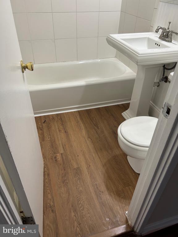 Building Photo - 10142 Fair Wds Dr