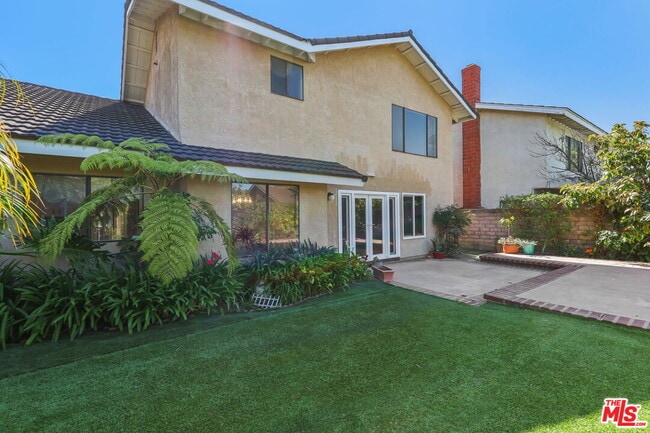Building Photo - 6501 Bradley Pl