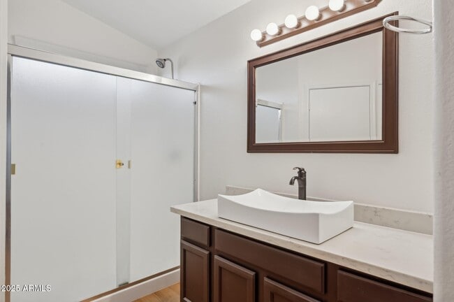 Building Photo - 2131 S Peppertree Dr